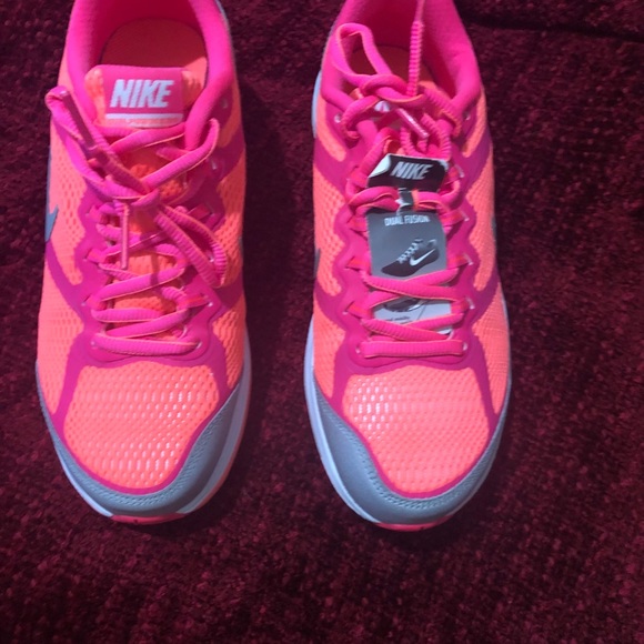 Nikes - Picture 2 of 3